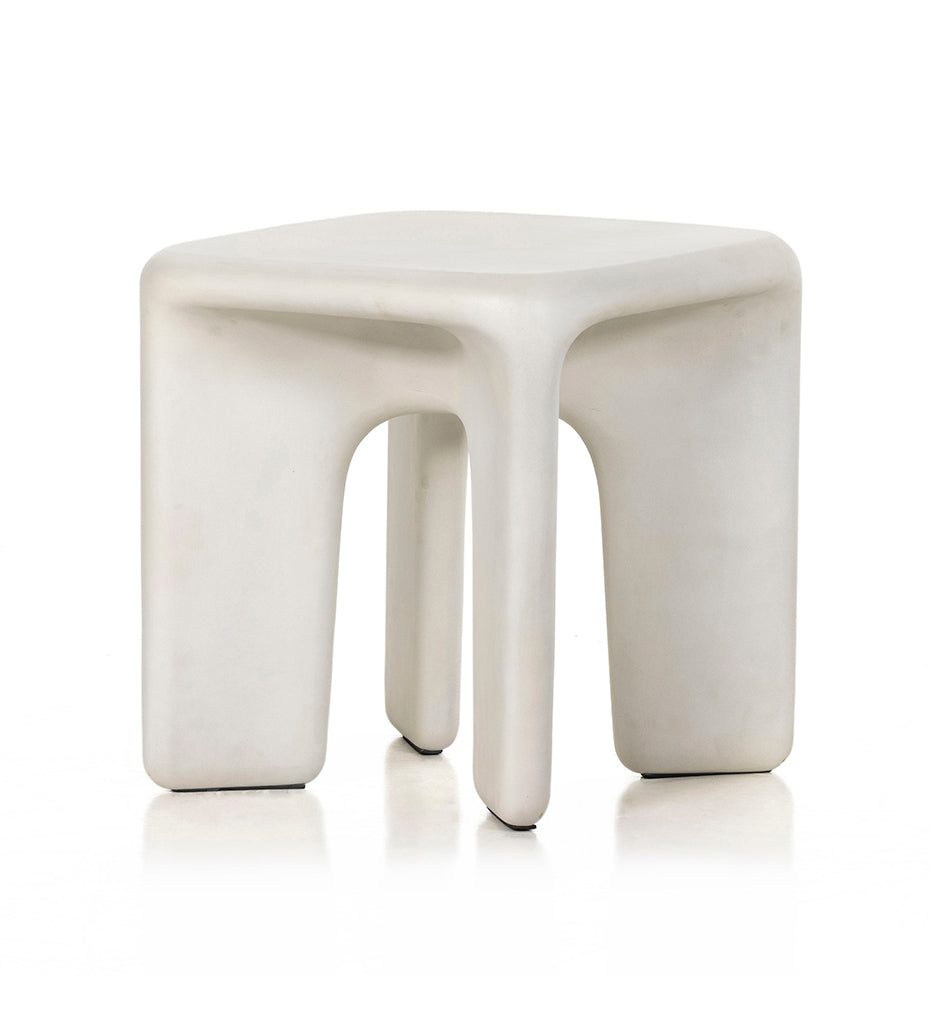 Dante Concrete Tables