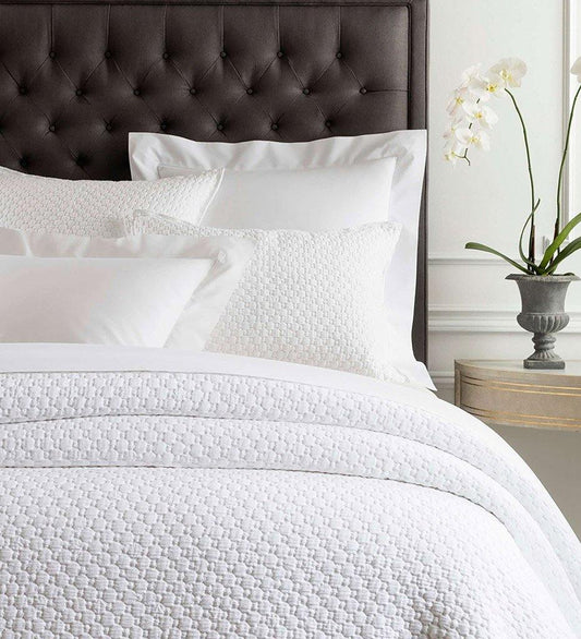 Annie Selke Lodi White Matelassé Coverlet